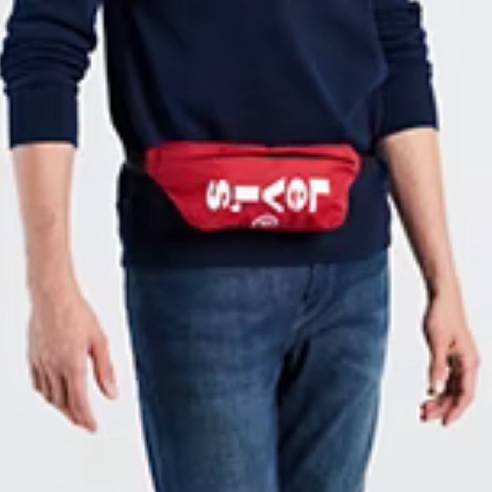 Levi’s Logo Sling
